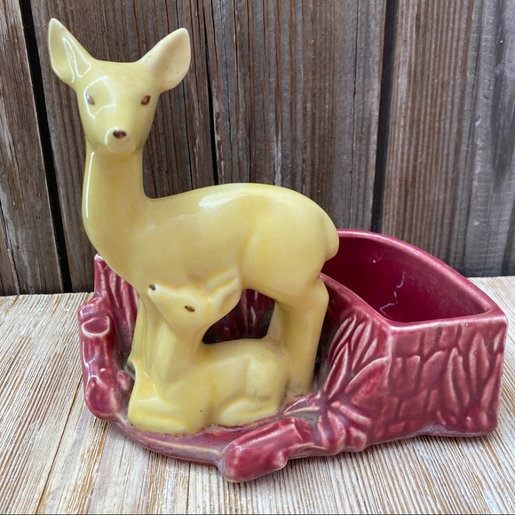 Vtg Shawnee Deer & Fawn Planter